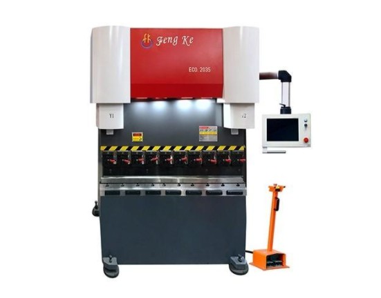 豐科機(jī)械創(chuàng)新純電伺服折彎機(jī)，乘勢折彎機(jī)節(jié)能環(huán)保新時代? 
